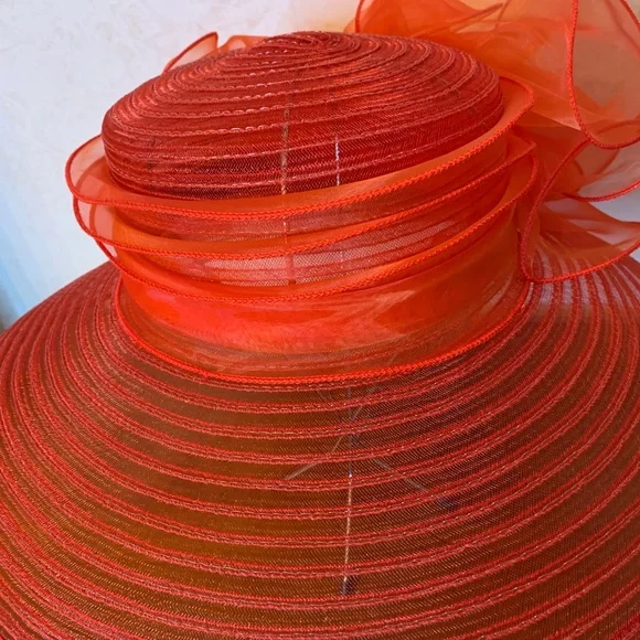 Giovannio New York Red Hat with Adjustable Fit Band - Picture 3 of 11